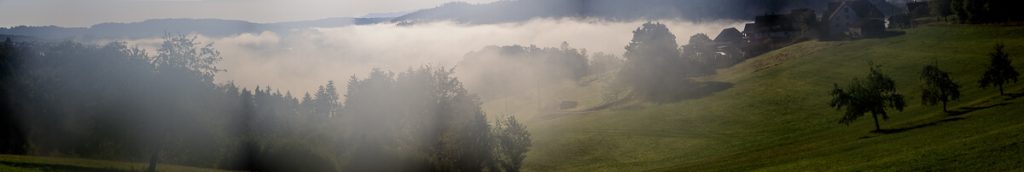 Funks Brünnele Weg - Aussicht auf das Remstal im Nebel