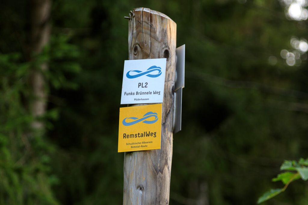 Funks Brünnele Weg Schild des Wanderwegs